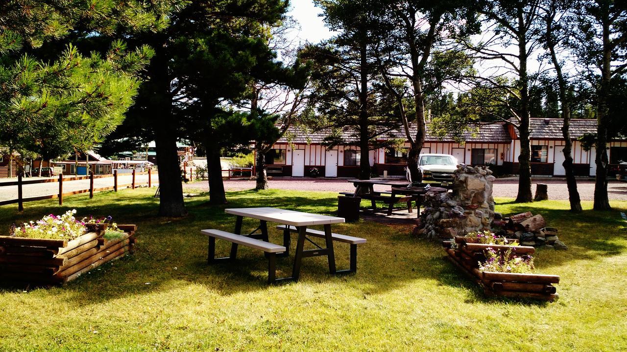 East Glacier Motel & Cabins East Glacier Park Village Esterno foto